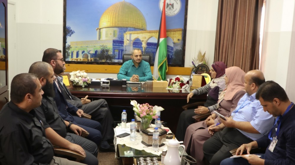 العمل تبحث ملفات هامة مع نقابة المحامين الشرعيين