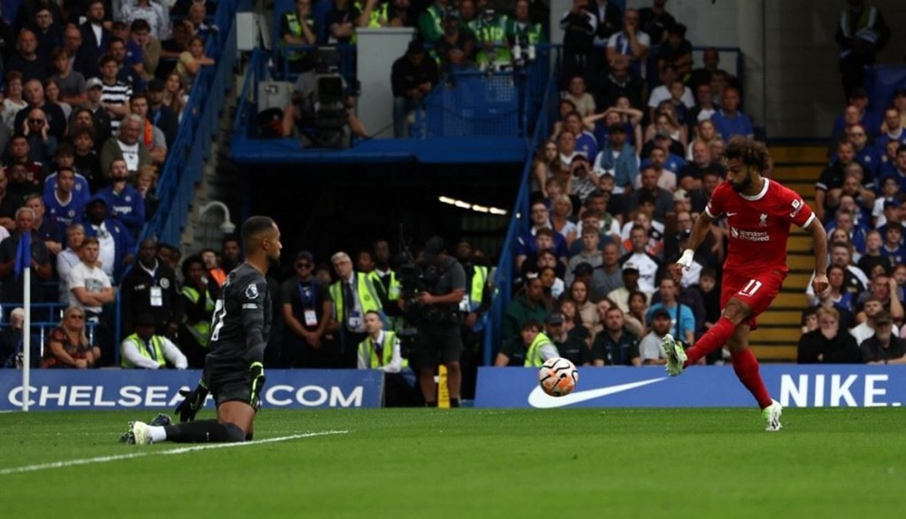 تشيلسي وليفربول يتعادلان في قمة الدوري الإنجليزي وتوتنهام يتعثر