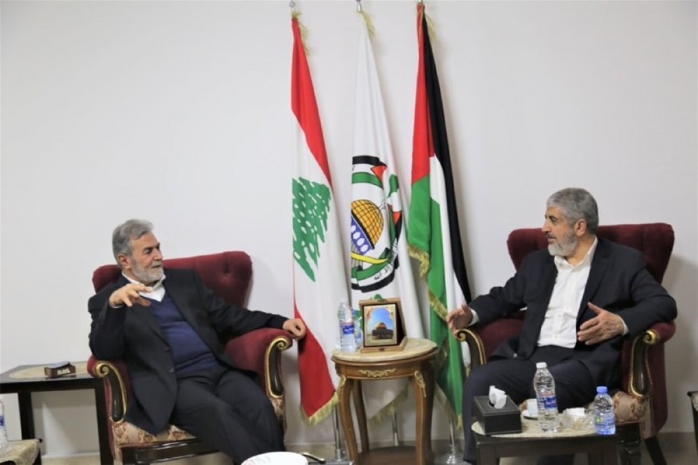 مشعل يلتقي النخالة في بيروت