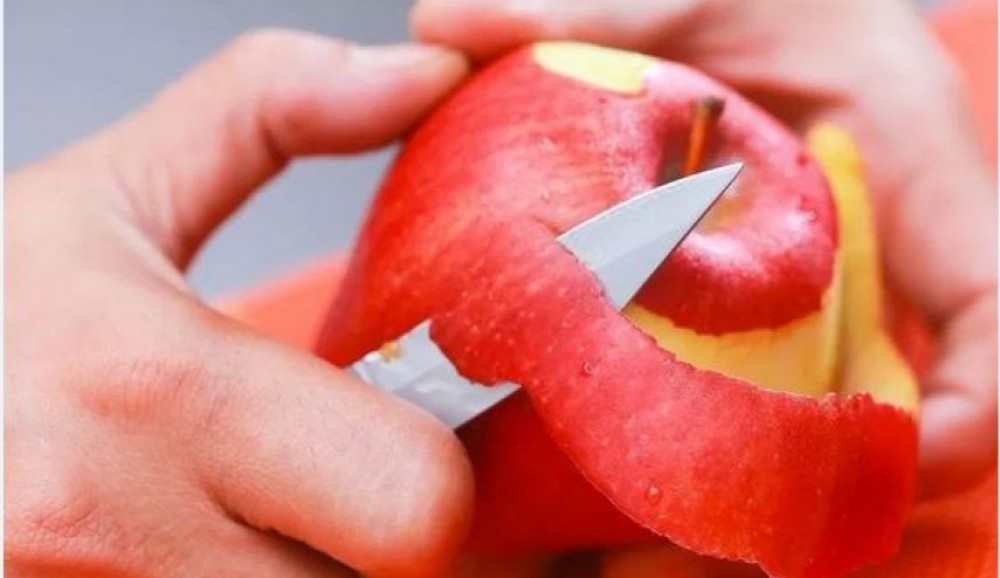 فوائد صحية غير متوقعة لقشر التفاح.. تعرف عليها