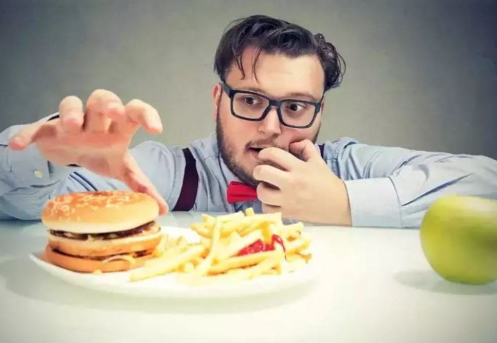 ما هي الرغبة الشديدة في تناول الطعام؟ وما طرق السيطرة عليها؟