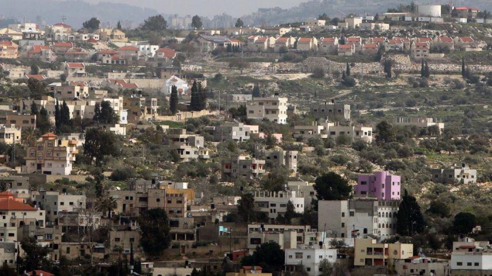 مستوطنة مقامة على أراضي المواطنين بالضفة