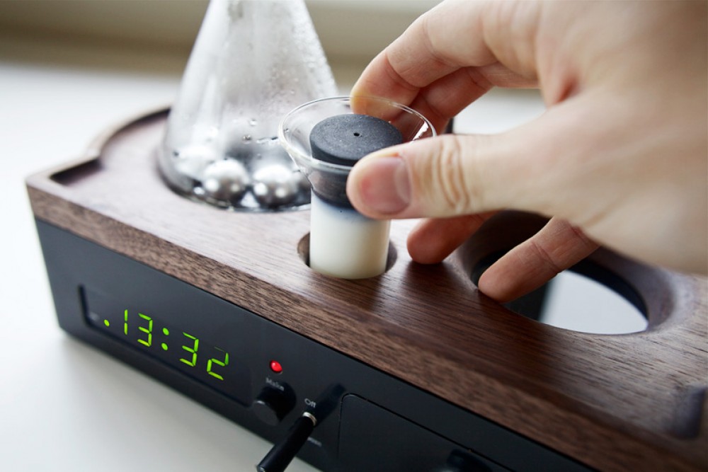 barisieur-alarm-clock-and-coffee-brewer-joshua-renouf-designboom-06