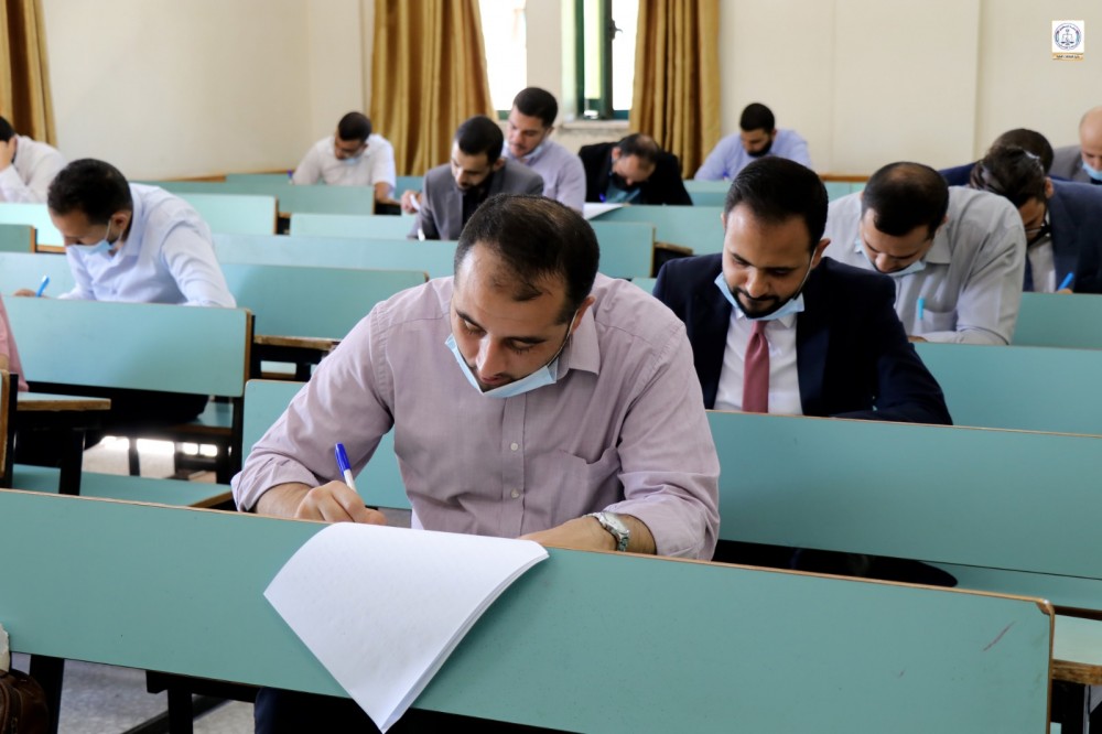 القضاء يعقد الاختبار التحريري - المقالي - لوظيفة قاضي صلح 