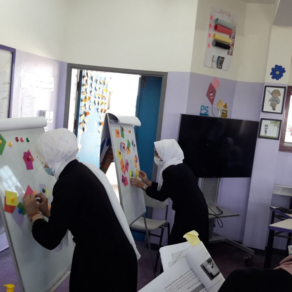 مدرسة مهنية بتعليم الوسطى تنفذ درساً حول 