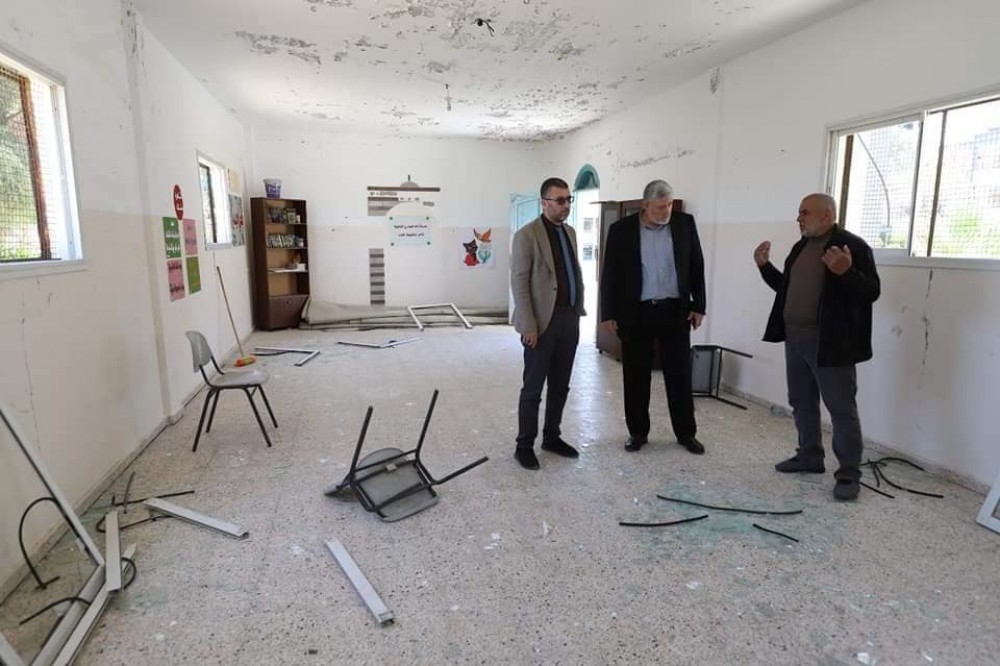  التعليم يتفقد آثار العدوان الإسرائيلي على مدرسة ذات الصواري شمال غزة