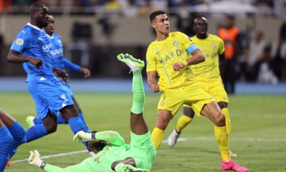 رونالدو يقود النصر للقب العربي الأول