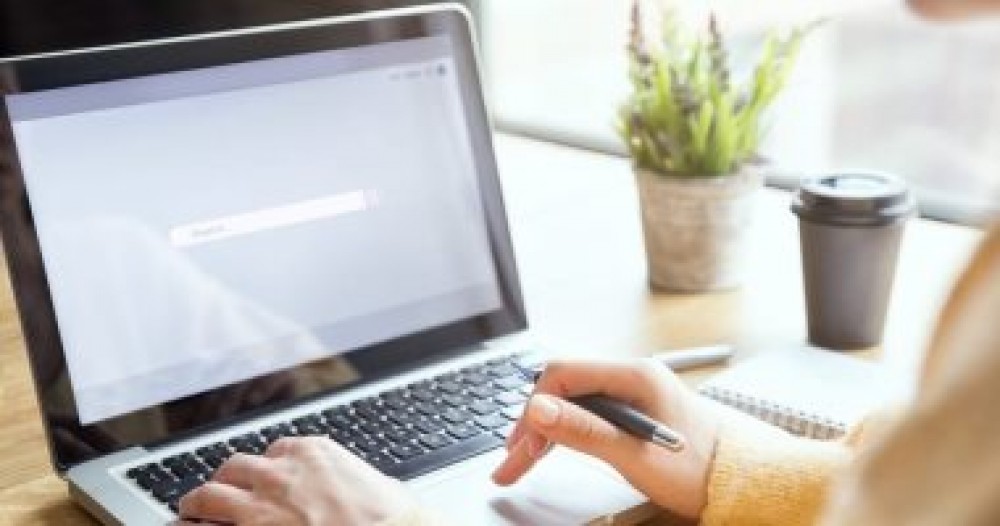 كيفية إخفاء المجلدات وإظهارها وعرضها في Windows 11