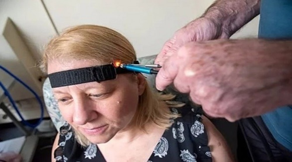 اختبار ضوئي يكشف الإصابة بالزهايمر
