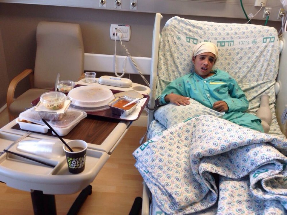 الطفل مناصرة في المستشفى