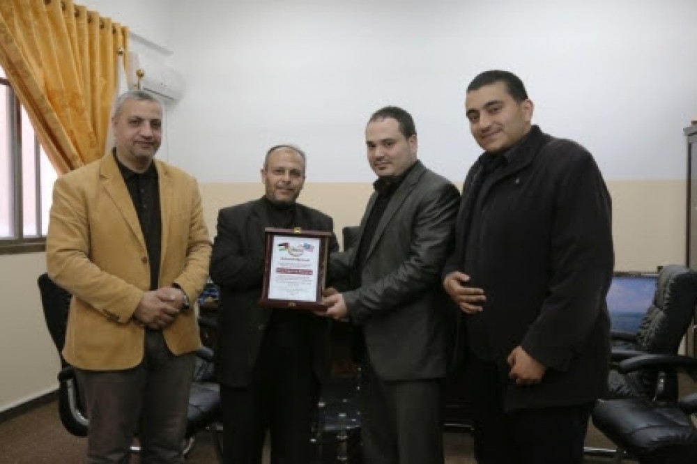 وفدٌ من جمعية روّاد للتنمية المجتمعية زور مُمثل مؤسسة 
