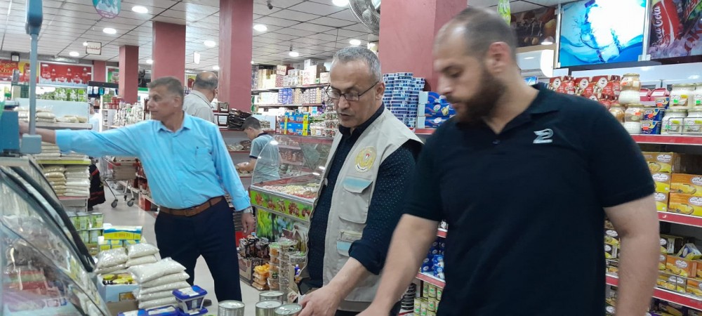 الاقتصاد: مكتب رفح يجري جولة ميدانية للمحلات التجارية