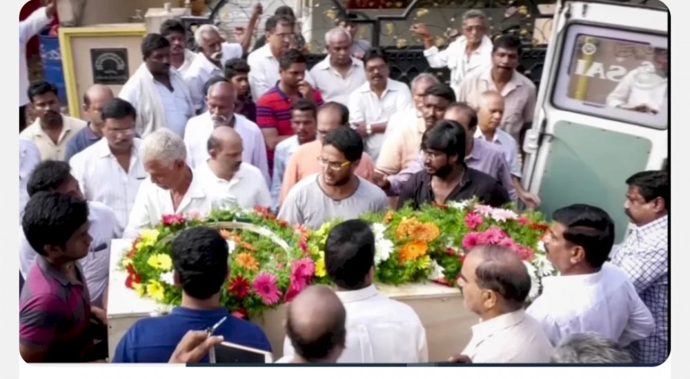 هندي يعود إلى منزله بعد عامين من إعلان وفاته بفيروس كورونا