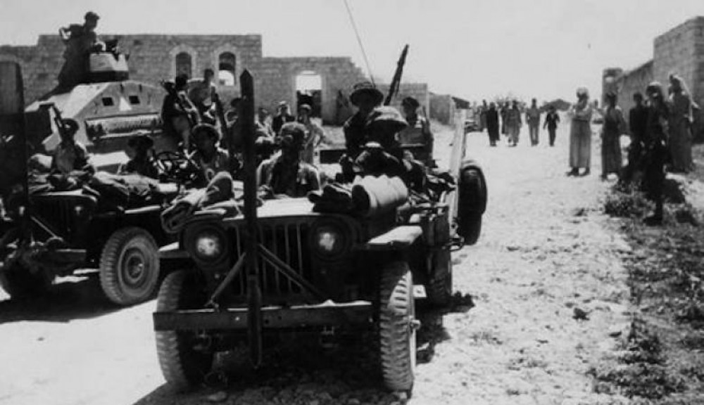 قوات الاحتلال الإسرائيلي عند دخولها بلدة كفر قاسم