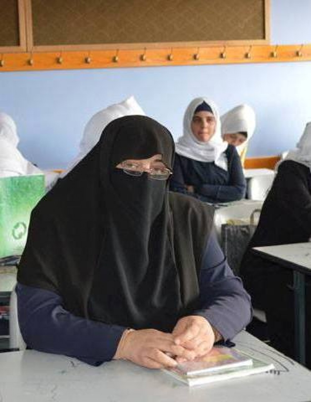 السيدة ابوعاصي