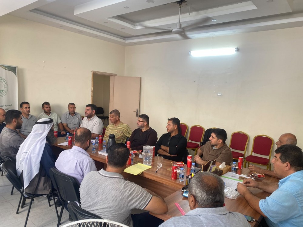 وزارة العمل تطلع على مستجدات 