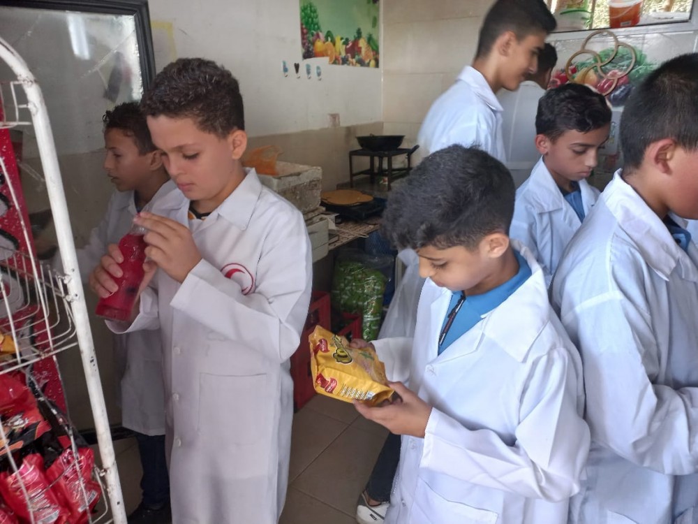 اللجنة الصحيّة في مدرسة الأوقاف الشرعية للبنين تتفقد مرافق المدرسة