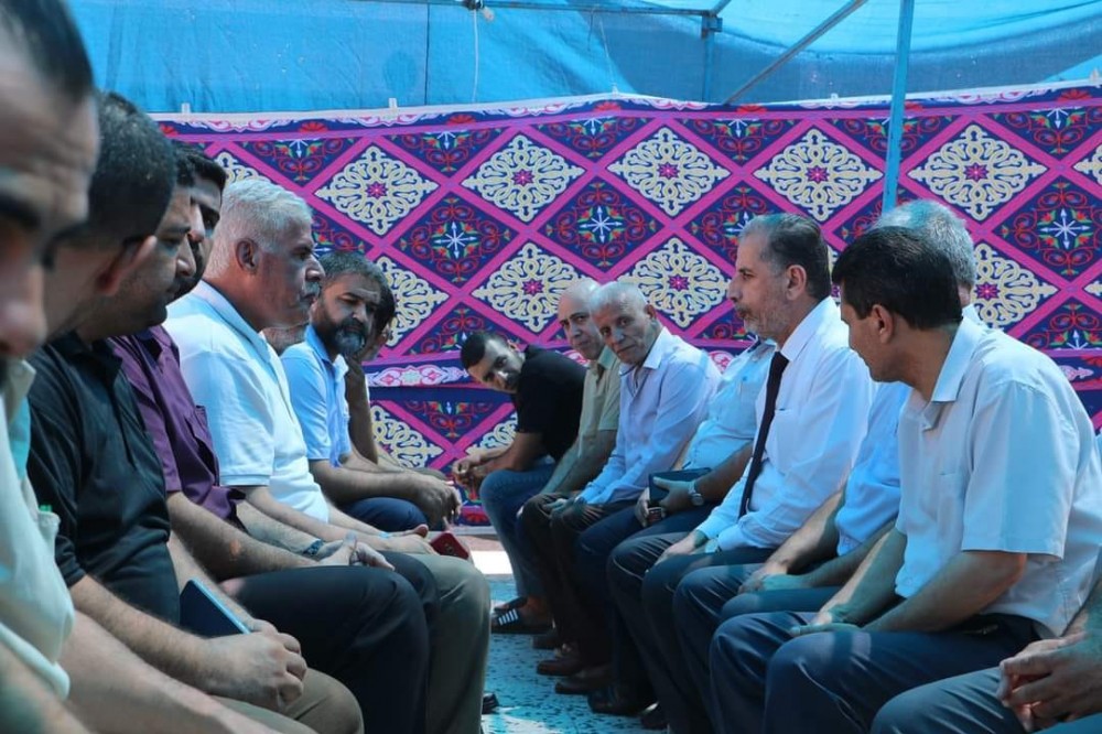 تعليم شرق غزة يقدم واجب العزاء بوفاة ابنها الطالب محمد اليازجي