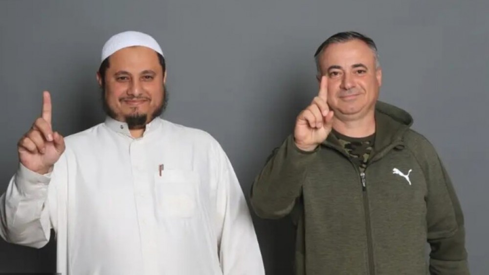 مدرب أجنبي يشهر إسلامه في السعودية قبل ساعات من رمضان
