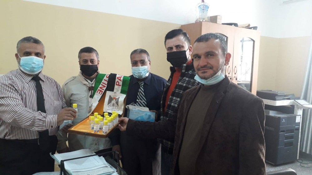 الأنشطة الطلابية بتعليم شمال غزة توزع معقمات على موظفي المديرية