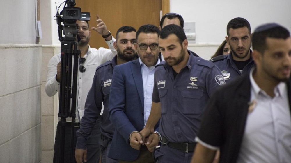 محافظ القدس أثناء اعتقاله في وقت سابق