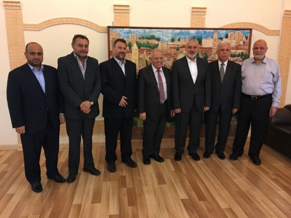 هنية خلال الزيارة