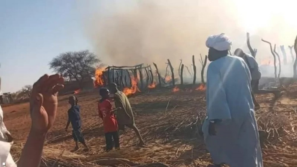 نار تخرج من باطن الأرض وتلتهم قرية بأكملها في السودان 
