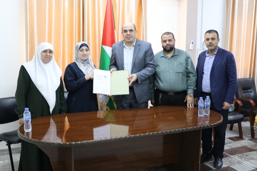 وزارة العمل توقع مذكرة تعاون مشترك مع الكلية الجامعية