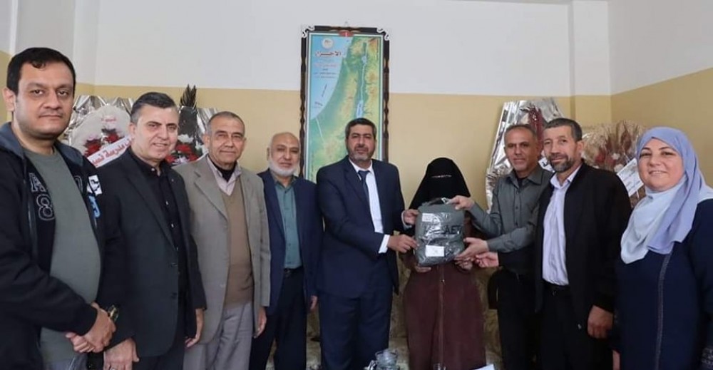 وزارة التعليم تكرم المشرفة 