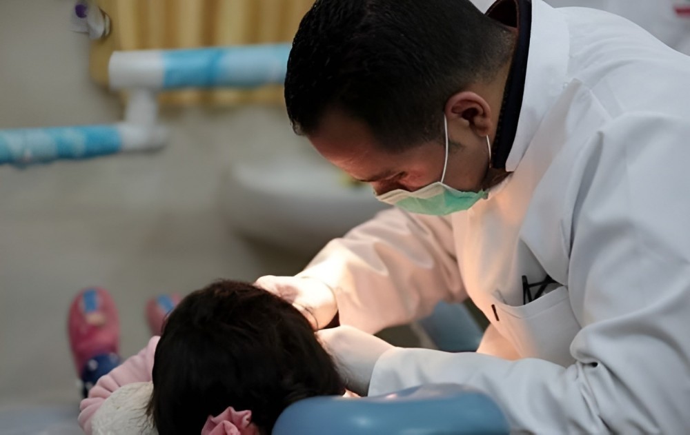 عيادة الشاطئ تقدم أكثر من 3 آلاف خدمة طبية خلال سبتمبر