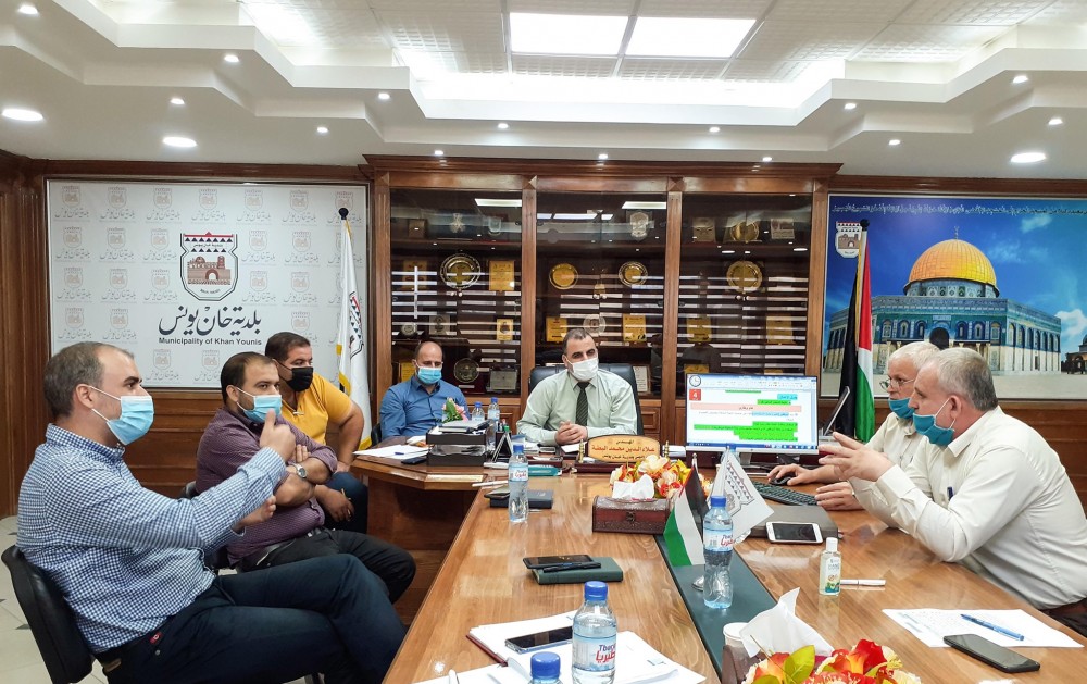 مجلس مدراء بلدية خان يونس يناقش خطة عمل التعايش مع كورونا