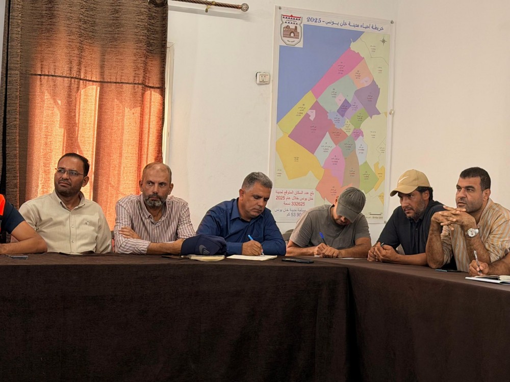  لجنة الطوارئ بخان يونس تناقش جهود حماية السكان والنازحين خلال الشتاء