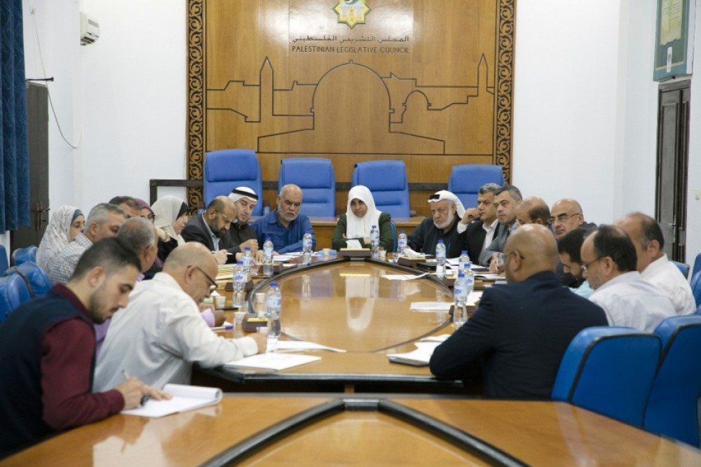 اللجنة الاقتصادية بالتشريعي تعقد ورشة عمل حول مشروع قانون الكهرباء العام