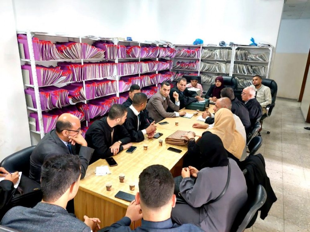 دائرة تنفـيذ محكمة خانيــونس تعقد اجتماعًا مع السادة المحامين