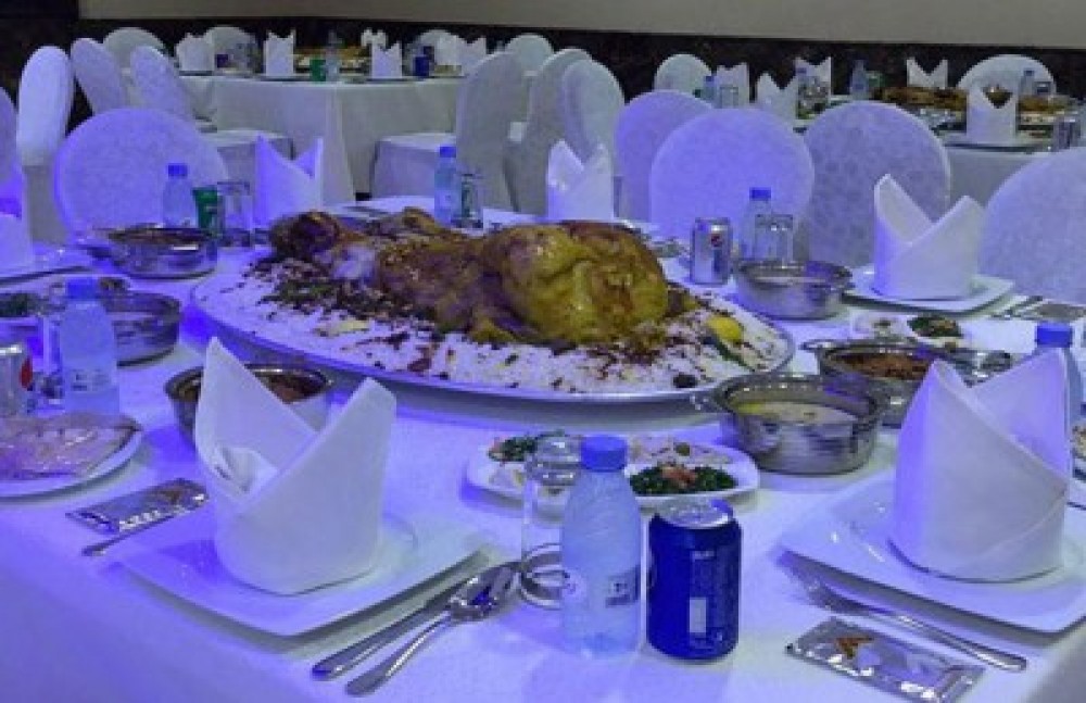 جانب من  استعاددات لحفل الزفاف