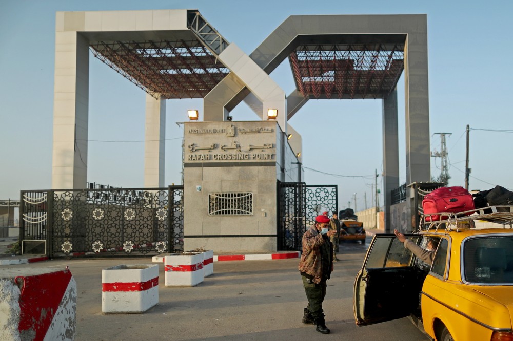 بوابة معبر رفح البري جنوب قطاع غزة