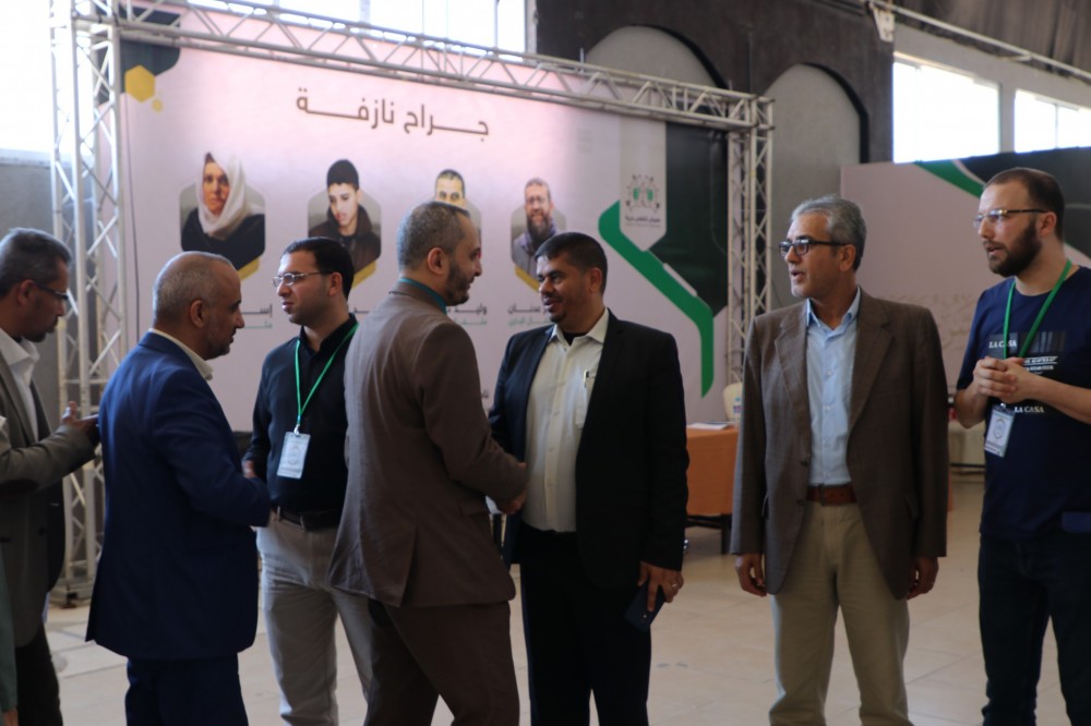 وزارة العمل تزور معرض 