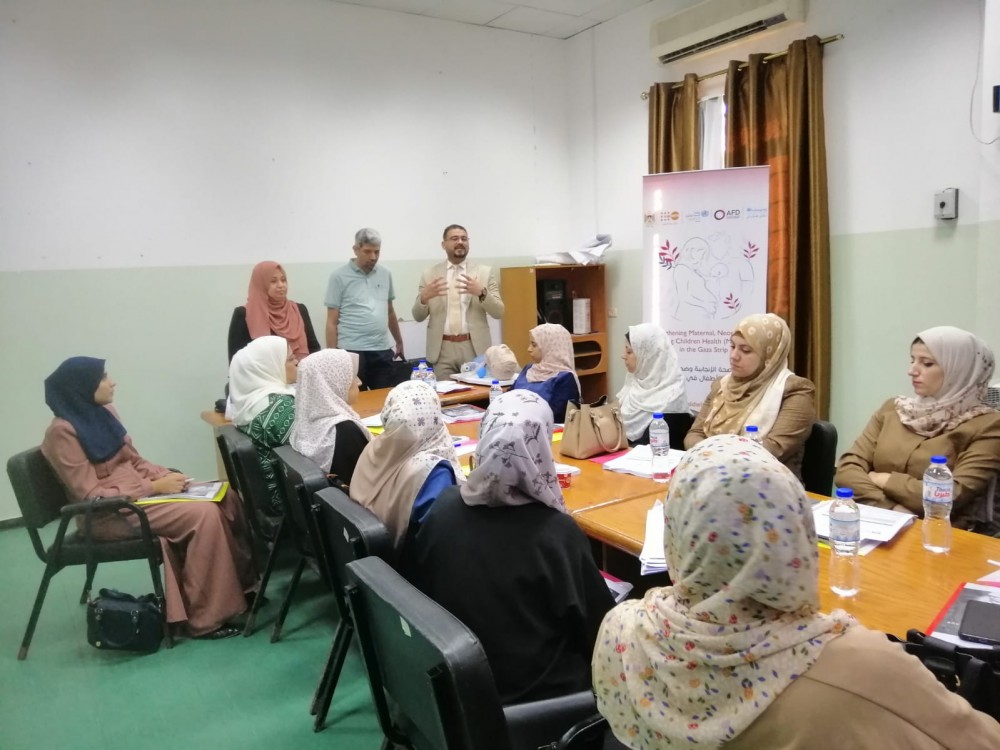 الإدارة العامة للتمريض تعقد دورة 