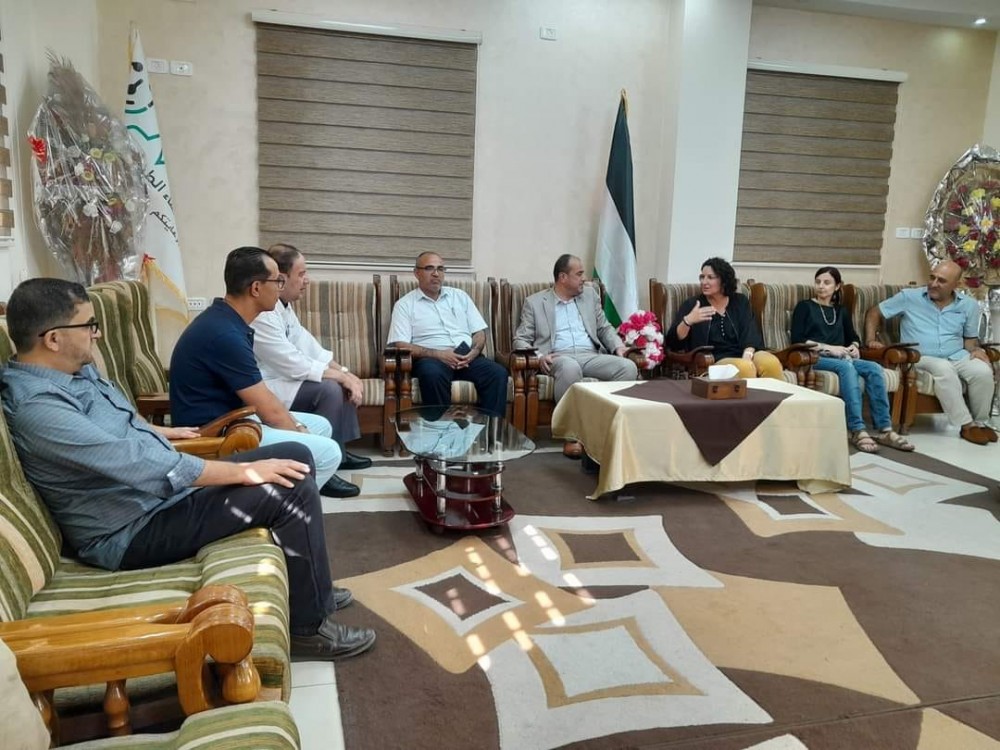 الصحة: مجمع الشفاء يبحث تأهيل أقسام العمليات وتطوير الجراحات 
