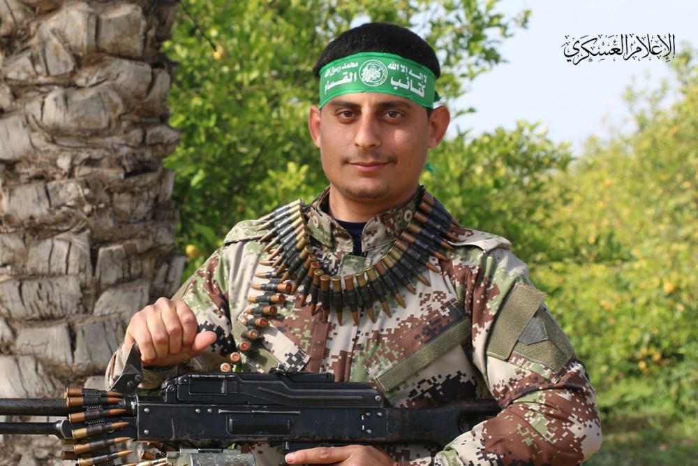 القسام يزف مجاهدًا توفي إثر ماس كهربائي