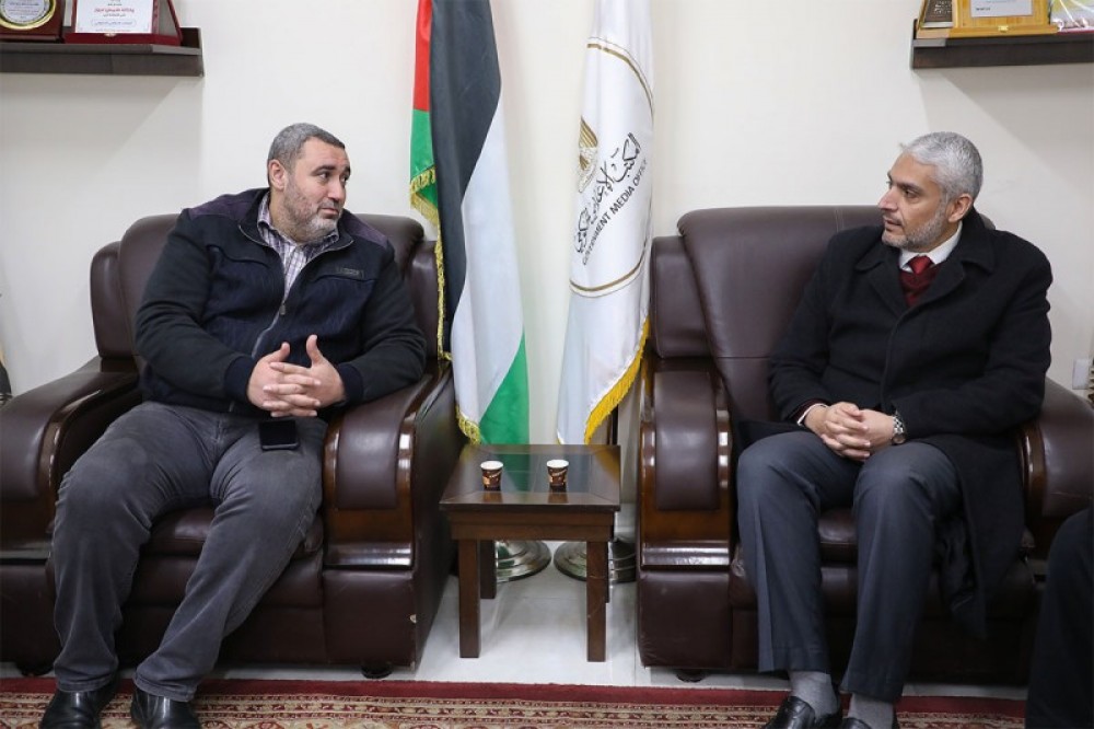 الزيان:  إطلاق مشروع باصات نقل الموظفين ضمن تطبيق نقابة الموظفين