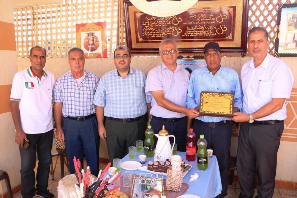 ستيني غزي يحصل على الثانوية العامة بعد 40 عامًا من الانقطاع