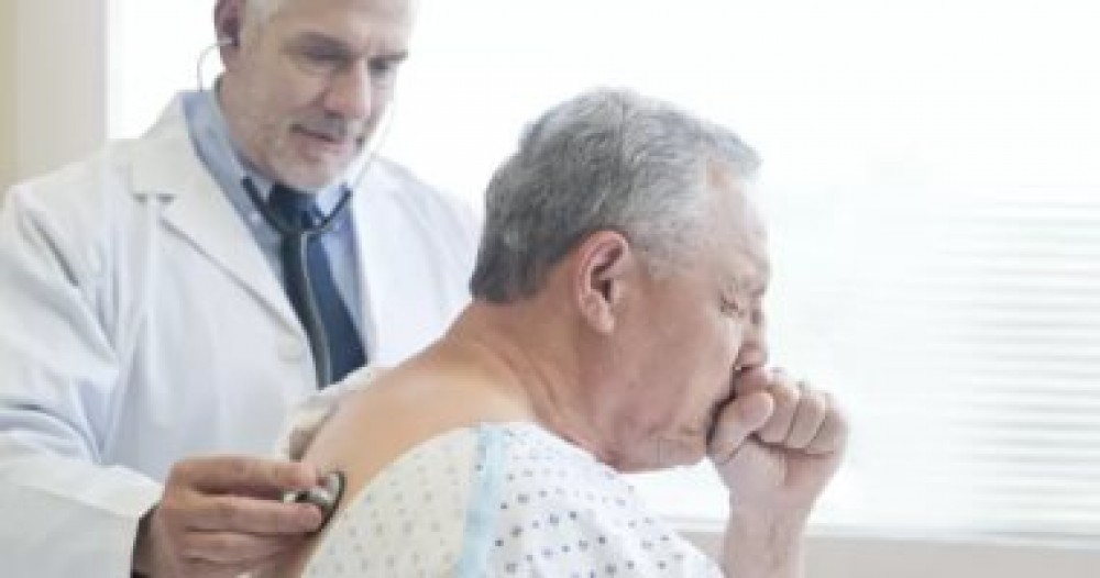 مع استمرار ظهور حالات جديدة لفيروس كورونا ودخول البعض العزلة الذاتية، خاصة كبار السن وأصحاب الأمراض المزمنة والمناعة الضعيفة، يجب على الأشخاص المحيطين تهيئتهم لتقبل العزلة وابعادهم عن الاكتئاب.  ووفقا لتقرير جريدة 