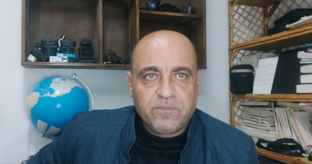 الناشط بنات 