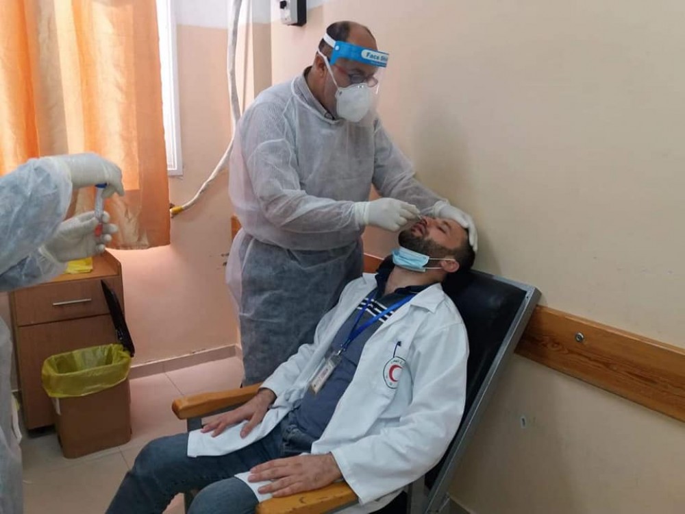 مستشفى العيون يسحب عينات