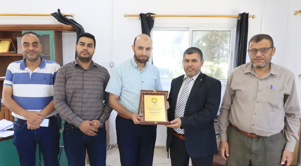 الأشغال وبلدية الزهراء تبحثان التعاون المشترك 