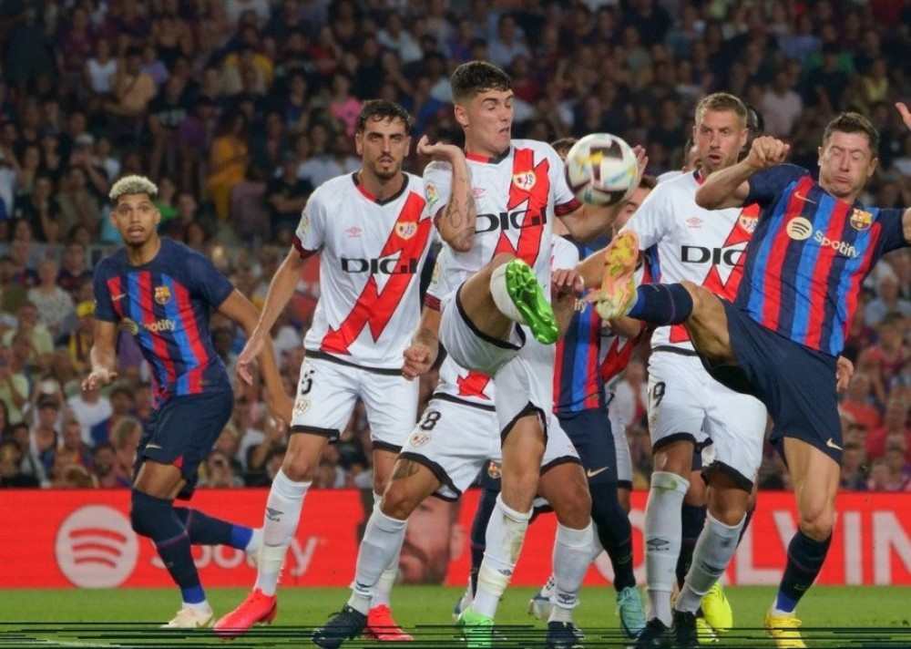 برشلونة يستهل الموسم بتعادل مخيب ضد رايو فاليكانو