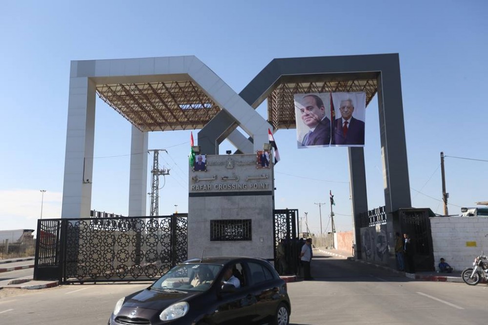 صورة لمدخل معبر رفح الحدودي – بعدسة مصور وكالة الرأي: عطية درويش