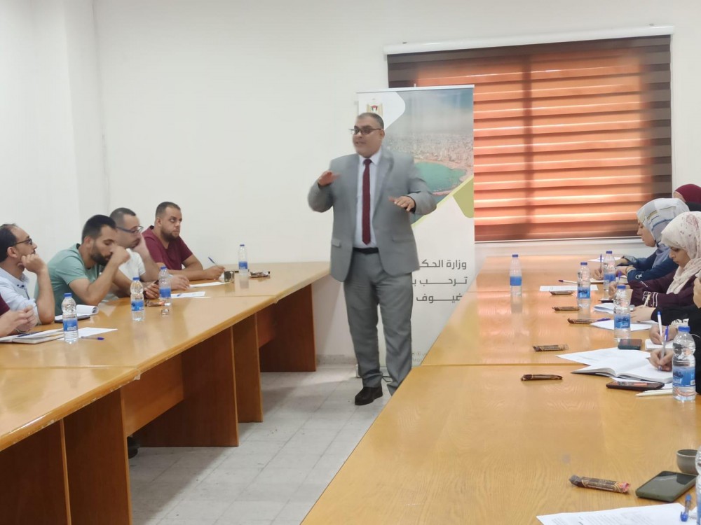 الحكم المحلي تفتتح برنامجاً تدريبياً حول 