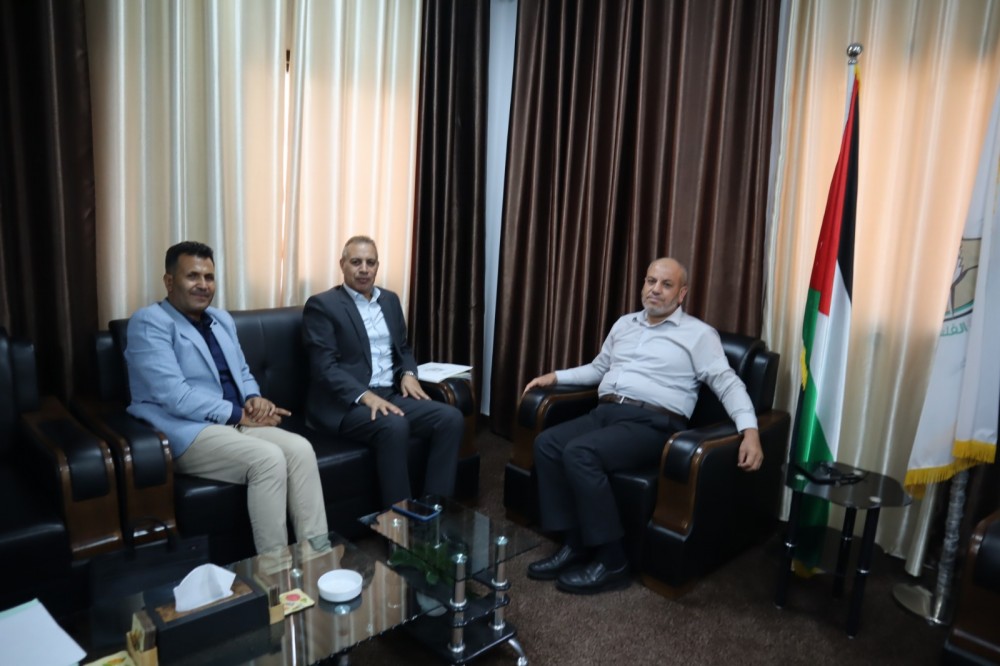 رئيس سلطة الأراضي يبحث التعاون المشترك مع  هيئة حقوق الإنسان
